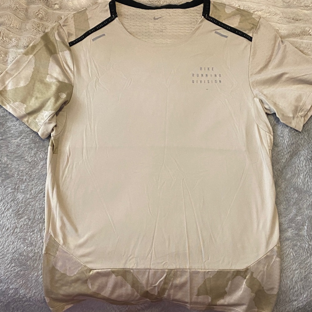 Nike Men's Tan Camo Running Division Tee